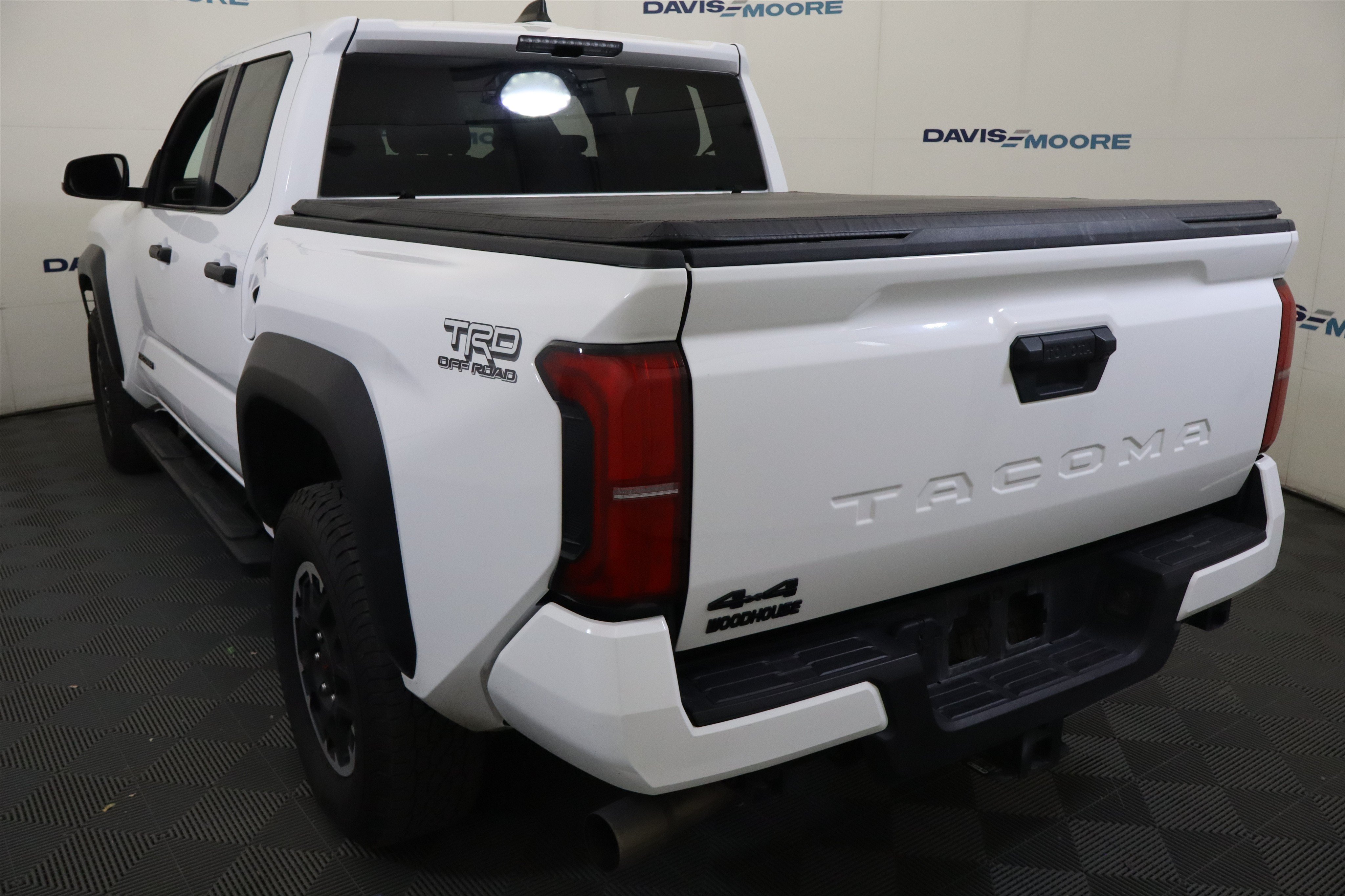 Used 2025 Toyota Tacoma TRD Off-Road AWD/4WD image 10