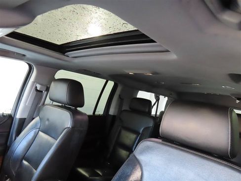 Used 2020 Chevrolet Suburban LT AWD/4WD image 14