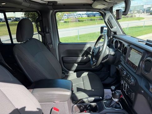 Used 2021 Jeep Wrangler Unlimited Sport AWD/4WD image 26