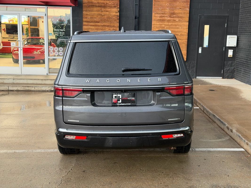 Used 2022 Jeep Wagoneer Series II AWD/4WD image 13