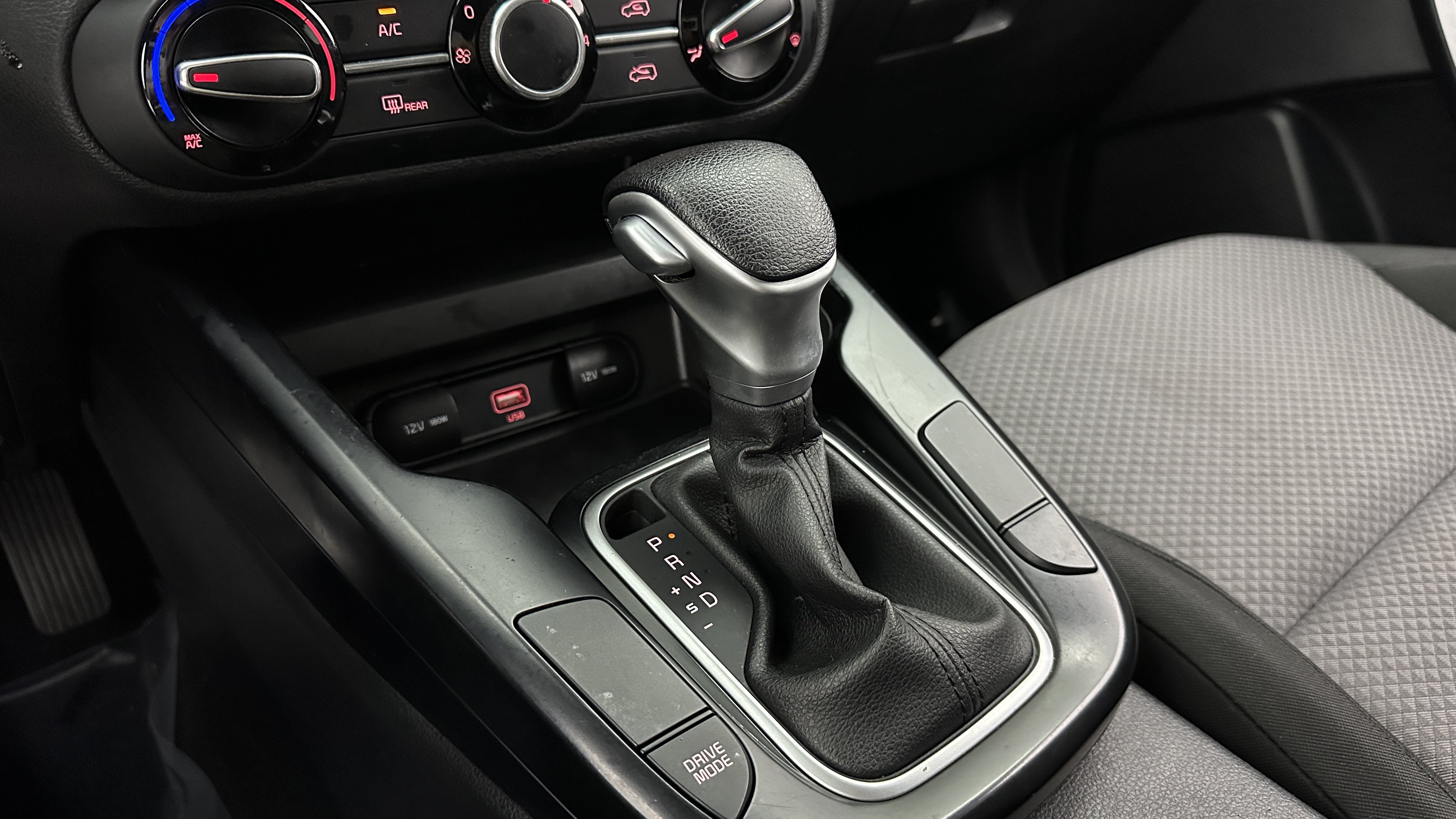 Used 2020 Kia Soul LX FWD image 14