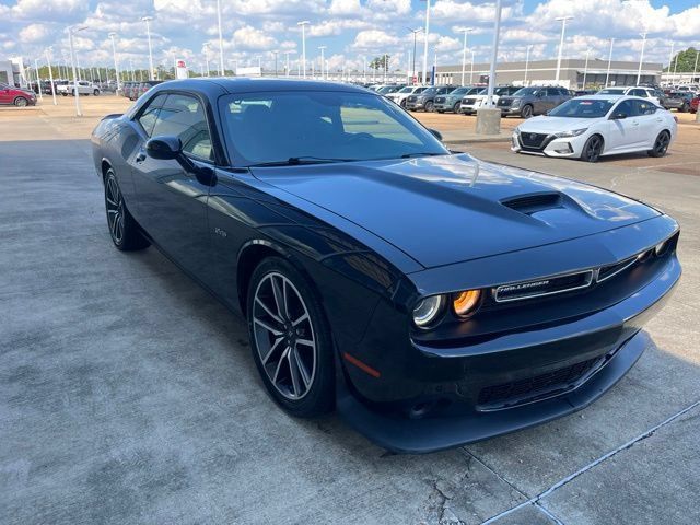 Used 2023 Dodge Challenger R/T RWD image 5