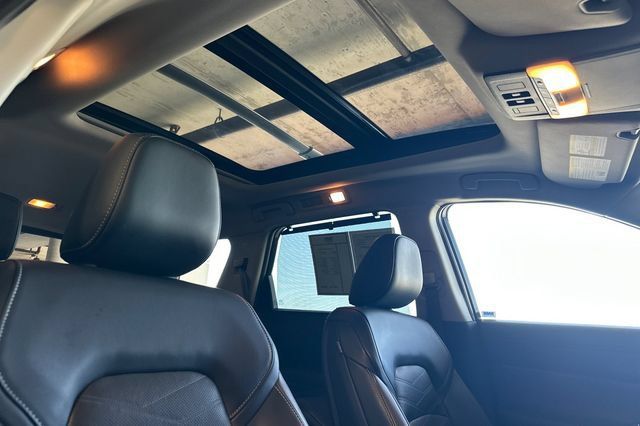 Used 2023 Nissan Pathfinder Platinum FWD image 16