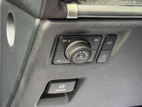 Certified 2025 Ford Expedition Tremor AWD/4WD image 31