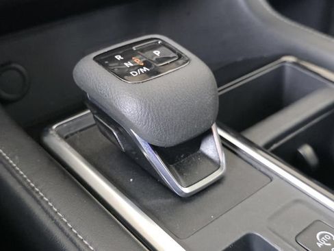 Used 2024 Nissan Pathfinder SV FWD image 23