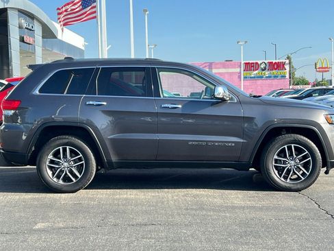 Used 2018 Jeep Grand Cherokee Limited w/ Luxury Group II AWD/4WD image 3