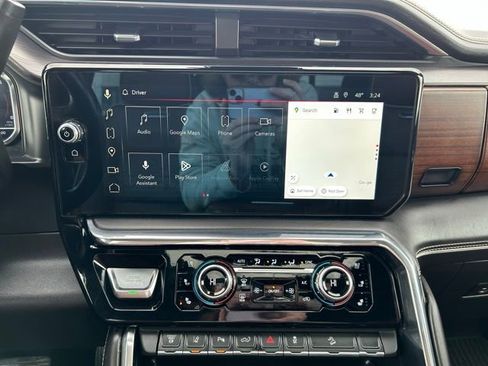 Used 2024 GMC Sierra 3500 Denali Ultimate AWD/4WD image 18