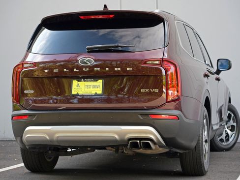 Used 2020 Kia Telluride EX AWD/4WD image 4