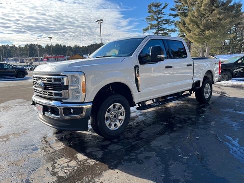 Used 2023 Ford F350 XLT image 3