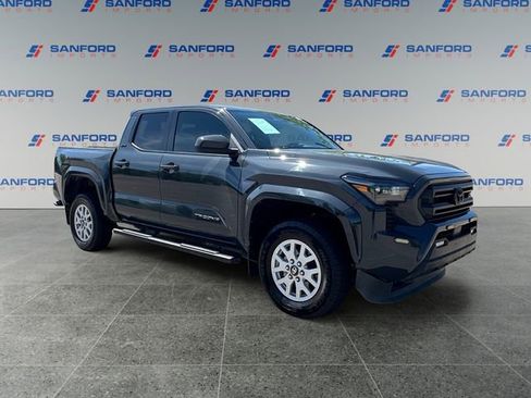 Used 2024 Toyota Tacoma SR5 AWD/4WD image 7