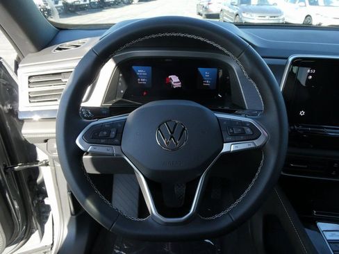 Used 2026 Volkswagen Atlas Cross Sport SE AWD/4WD image 4