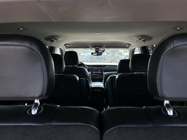 Used 2023 Jeep Grand Cherokee L Limited AWD/4WD image 12