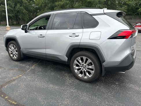 Used 2023 Toyota RAV4 XLE Premium AWD/4WD image 5