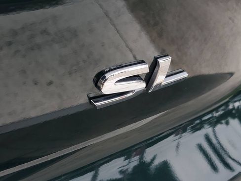 Certified 2025 Nissan Pathfinder SL FWD image 8