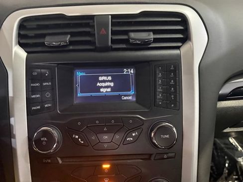 Used 2015 Ford Fusion SE w/ Equipment Group 201A FWD image 18