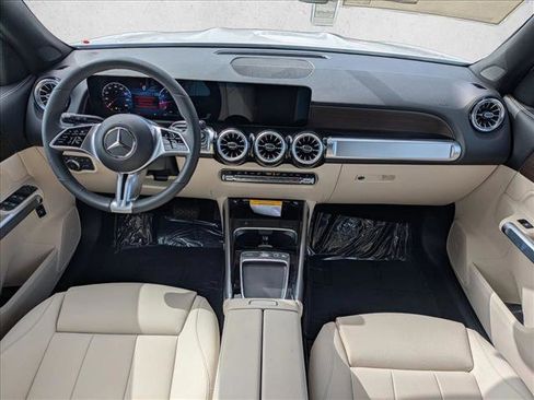 New 2026 Mercedes-Benz GLB 250 image 15