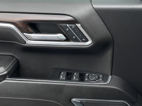 Used 2023 GMC Sierra 1500 SLT w/ SLT Convenience Package image 18