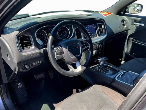 Used 2017 Dodge Charger R/T image 12