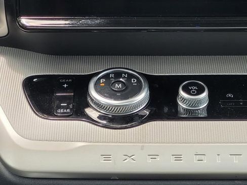 Used 2025 Ford Expedition Active RWD image 27