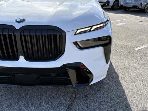 Used 2023 BMW X7 xDrive40i w/ M Sport Package image 9