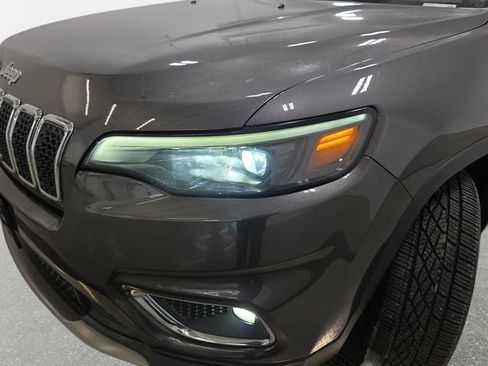 Used 2019 Jeep Cherokee Limited image 29