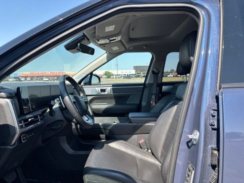 Used 2025 Hyundai Santa Fe Limited FWD image 10