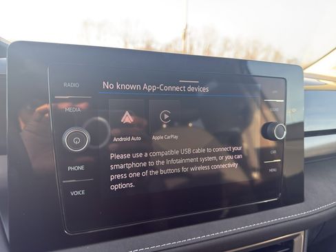 New 2026 Volkswagen Taos SE FWD image 19
