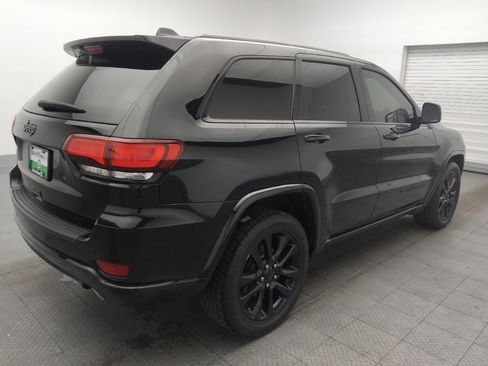 Used 2019 Jeep Grand Cherokee Altitude image 9