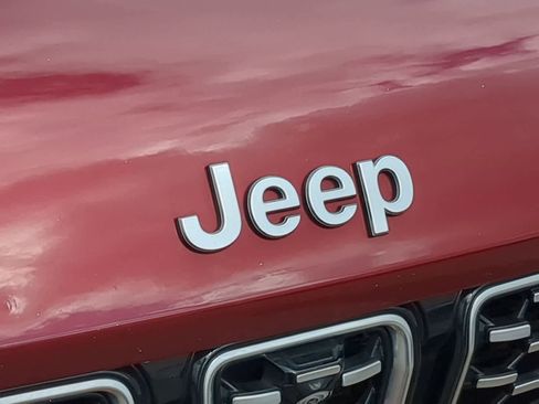 Certified 2022 Jeep Grand Cherokee Summit image 12