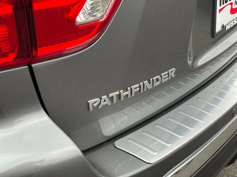Used 2020 Nissan Pathfinder S AWD/4WD image 32