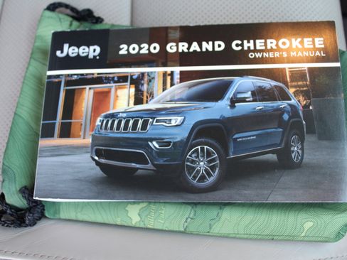 Used 2020 Jeep Grand Cherokee Summit image 25