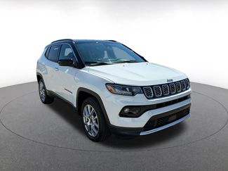 Used 2025 Jeep Compass Limited video 1