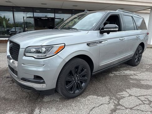 Used 2024 Lincoln Navigator Black Label AWD/4WD image 7