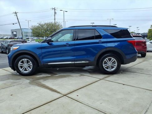 Used 2022 Ford Explorer XLT image 3