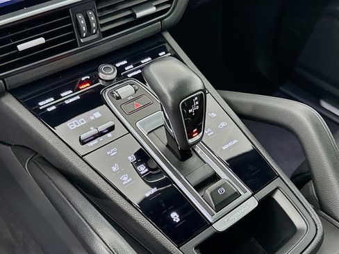 Certified 2020 Porsche Cayenne AWD/4WD image 19