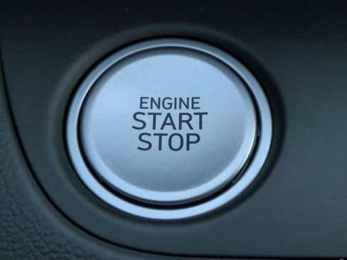 Certified 2025 Hyundai Elantra SEL FWD image 33