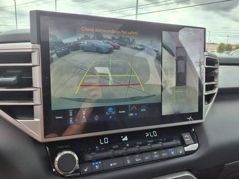 Used 2025 Toyota Tundra Limited AWD/4WD image 9