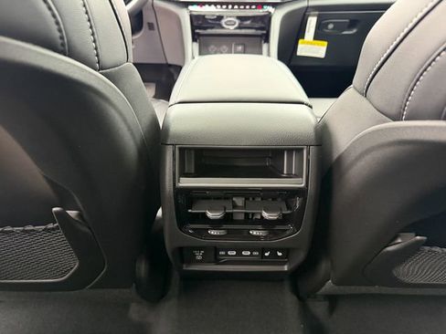 New 2026 Jeep Grand Cherokee Limited AWD/4WD image 25