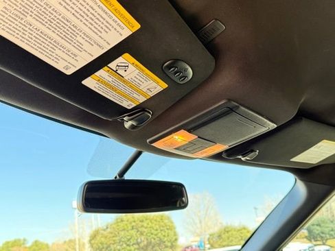 Used 2018 Ford Explorer Limited image 26