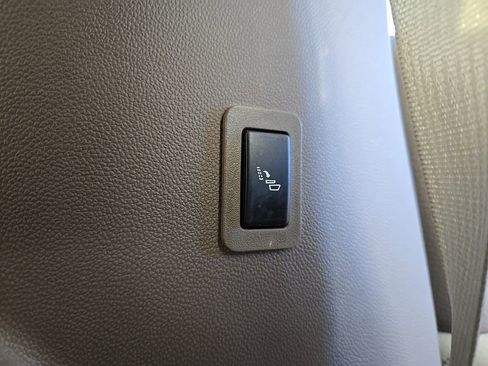 Used 2023 GMC Yukon XL Denali image 50