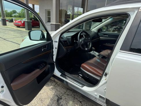 Used 2014 Subaru Outback 2.5i Limited AWD/4WD image 9