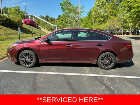 Used 2018 Toyota Avalon Touring image 7