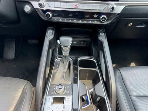 Used 2025 Kia Telluride S AWD/4WD image 18