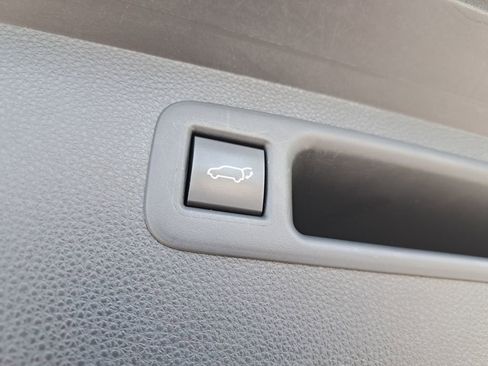 Certified 2021 Toyota Highlander XLE image 7