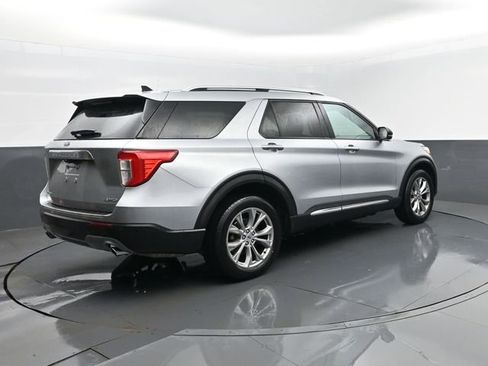 Used 2023 Ford Explorer Limited w/ Equipment Group 301A AWD/4WD image 25