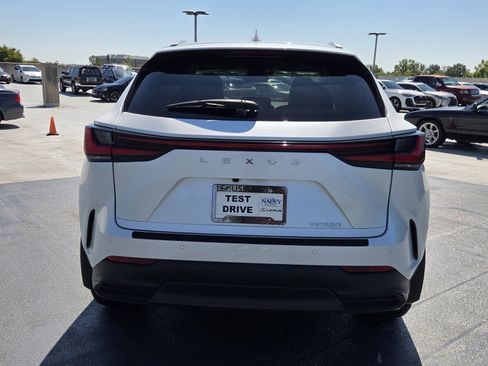 Used 2025 Lexus NX 250 FWD w/ Accessory Package (K3) image 4