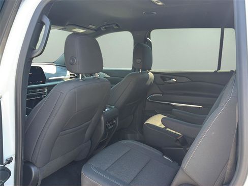 Used 2024 Chevrolet Traverse LT AWD/4WD image 36