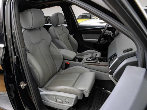Used 2023 Audi Q5 2.0T Premium Plus w/ Premium Plus Package AWD/4WD image 38