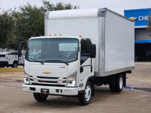 New 2024 Chevrolet Low Cab Forward image 10