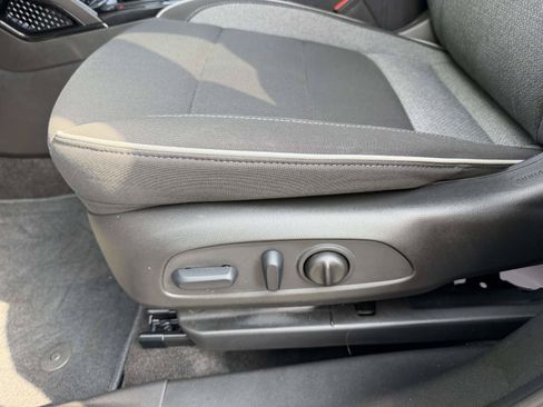 Used 2023 Chevrolet TrailBlazer LT FWD image 14